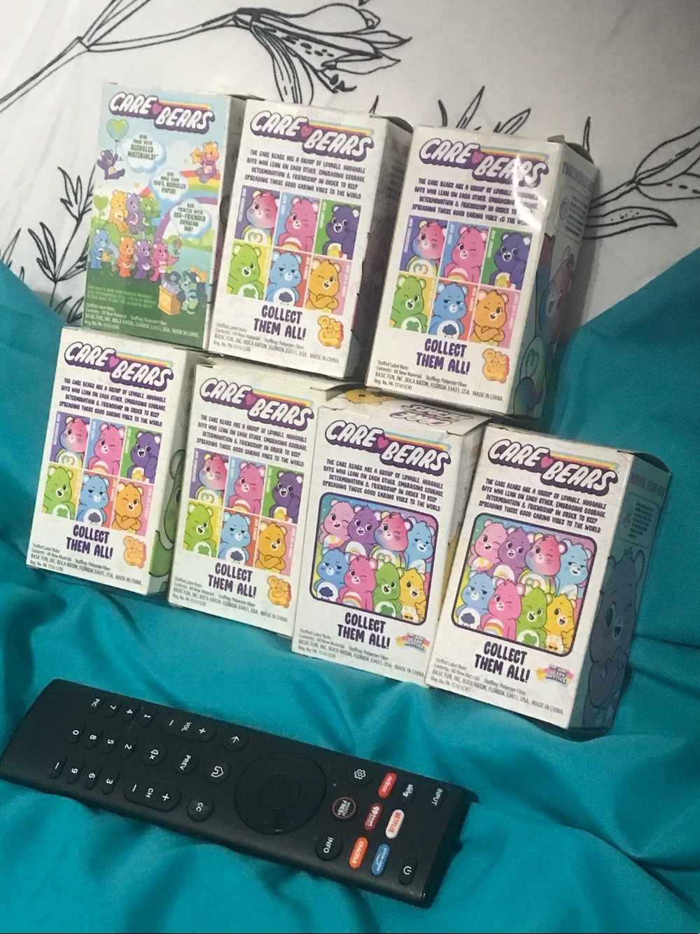 Care Bears Boxed Plush Set - Rainbow, Green, Blue, Pink, Yellow 🌼🌼CARE BEARS 🌼 - Picture 7 of 15